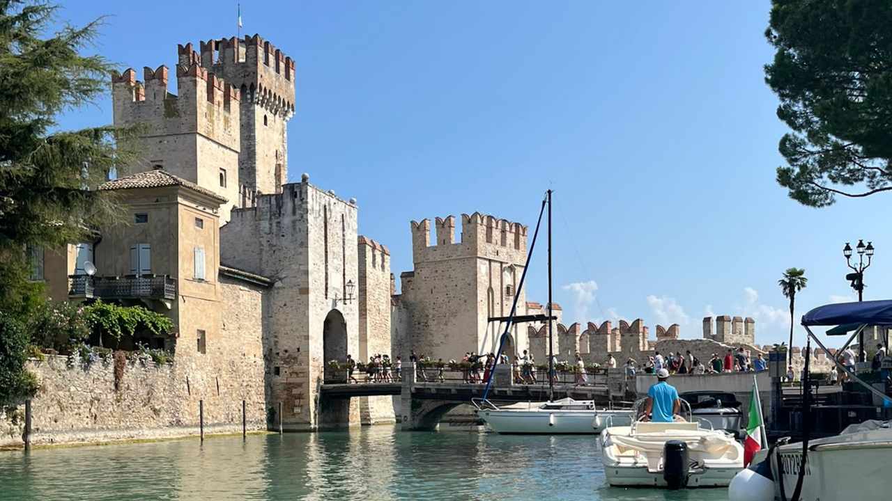 imagen de un pueblo de italia