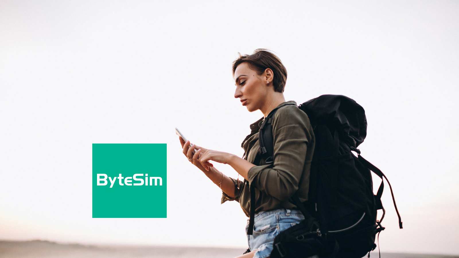 Imagen de una persona con el logo de bytesim
